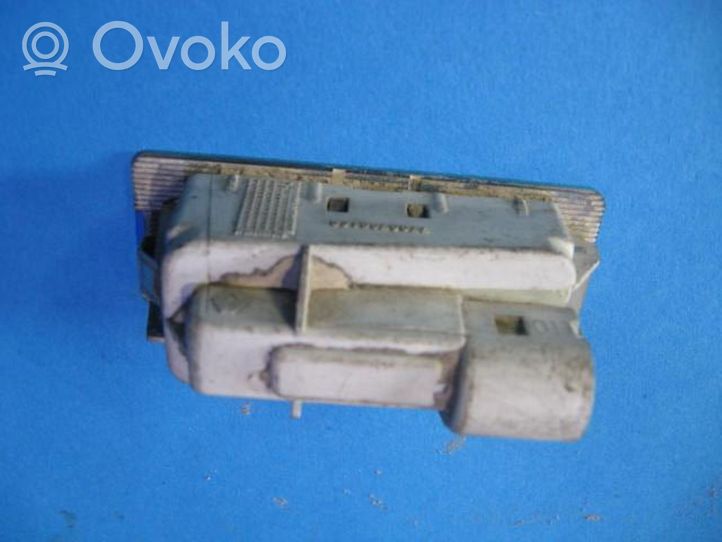 Renault Clio II Lampa oświetlenia tylnej tablicy rejestracyjnej 7700796162