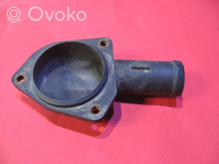 Volkswagen Vento Termostaatin kotelo 021121121A