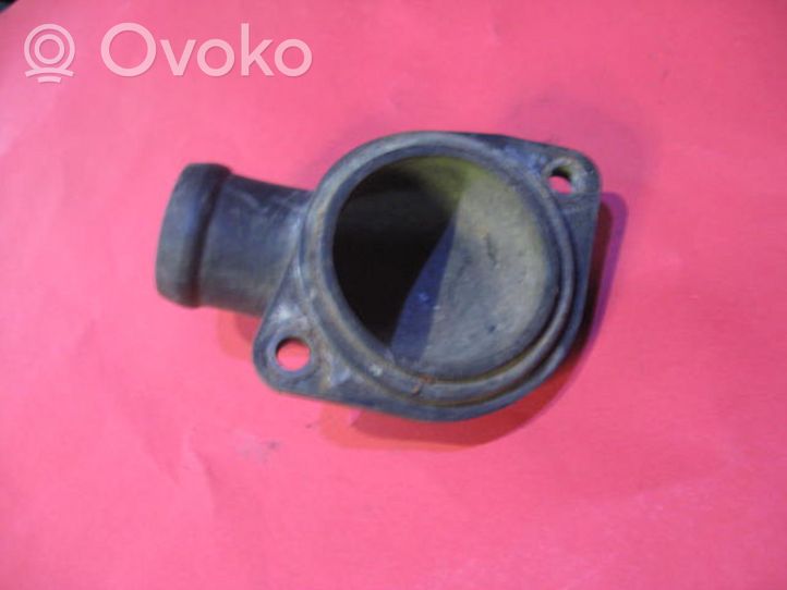 Audi 80 90 B2 Termostaatin kotelo 055121121F