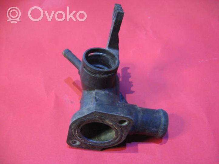 Volkswagen Vento Tuyau de liquide de refroidissement moteur 037121133E