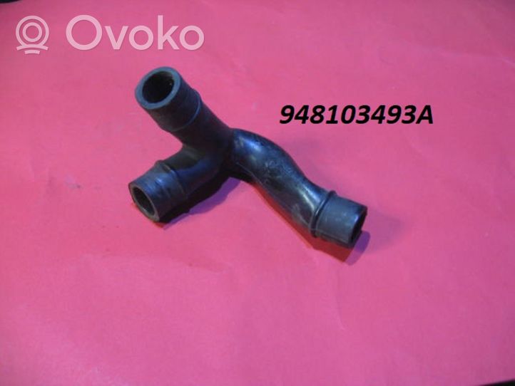 Volkswagen PASSAT B3 Sfiato/tubo di sfiato/tubo flessibile 948103493A