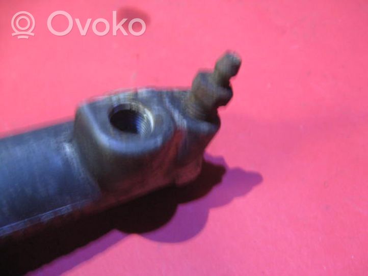 Volkswagen Golf III Clutch slave cylinder 357721261