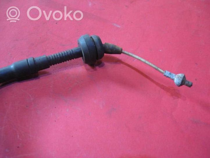 Volkswagen PASSAT B5 Throttle cable 8A1721555F