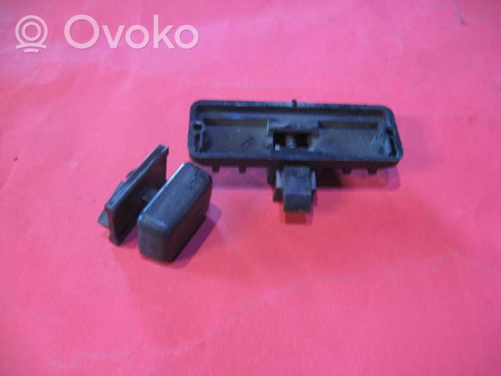 Volvo 340 -  360 Hansikaslokeron lukko 3407691