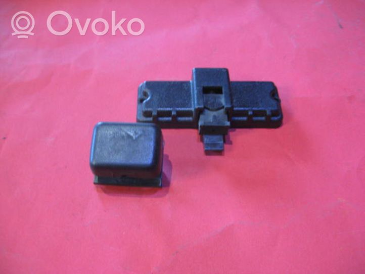 Volvo 340 -  360 Hansikaslokeron lukko 3407691