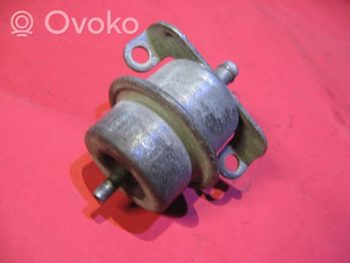 Volkswagen Jetta II Fuel pressure regulator 0280160225