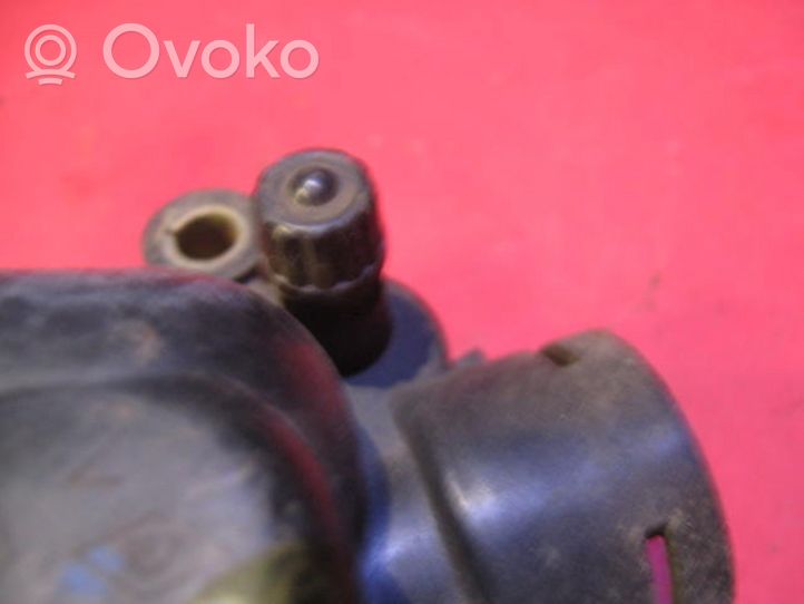 Renault Kangoo II Thermostat / Thermostatgehäuse 8200074346D