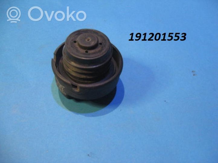 Audi 100 200 5000 C3 Tappo del serbatoio del carburante 191201553