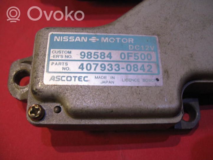 Nissan Micra Turvatyynyn ohjainlaite/moduuli 985840F500