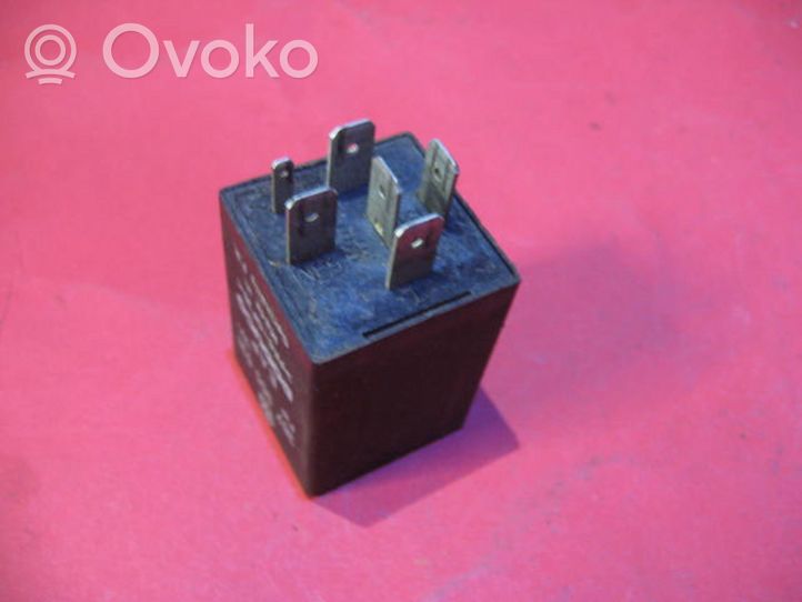 Audi A4 S4 B5 8D Window wiper relay 357955531