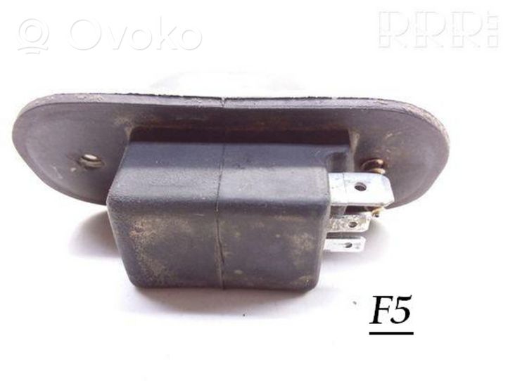 Audi 80 90 B3 Lampa oświetlenia tylnej tablicy rejestracyjnej 443943191