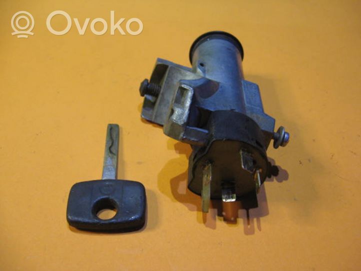 Opel Omega B1 Ignition lock 900692145