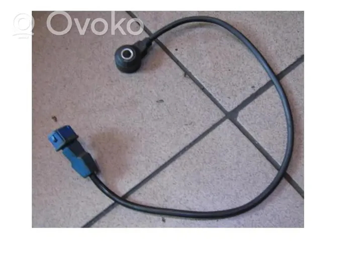 Audi 80 90 S2 B4 Detonation knock sensor 1054905377