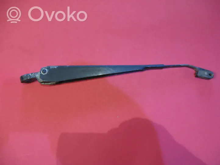 Volkswagen PASSAT B3 Rear wiper blade arm 186611