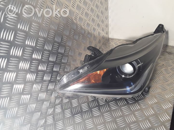 Toyota Aygo AB40 Lampa przednia 