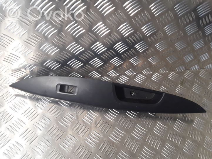 Mitsubishi Space Star Rivestimento della maniglia interna per portiera anteriore 7221TD621