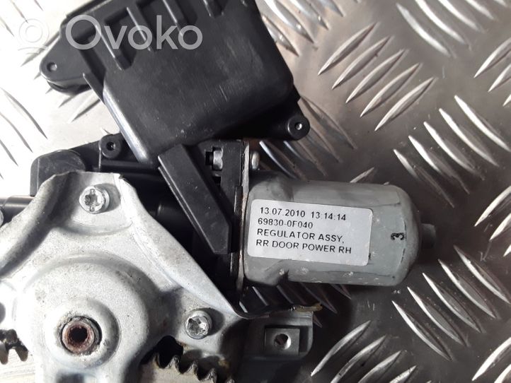 Toyota Verso Elektryczny podnośnik szyby drzwi tylnych 698400F040