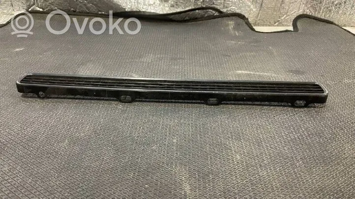 Volkswagen Jetta VI Aizmugurējā gaisa - ventilācijas reste 5C6819144A