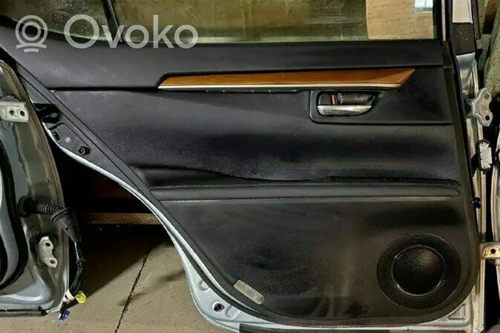 Lexus ES 300h Takaoven verhoilu 