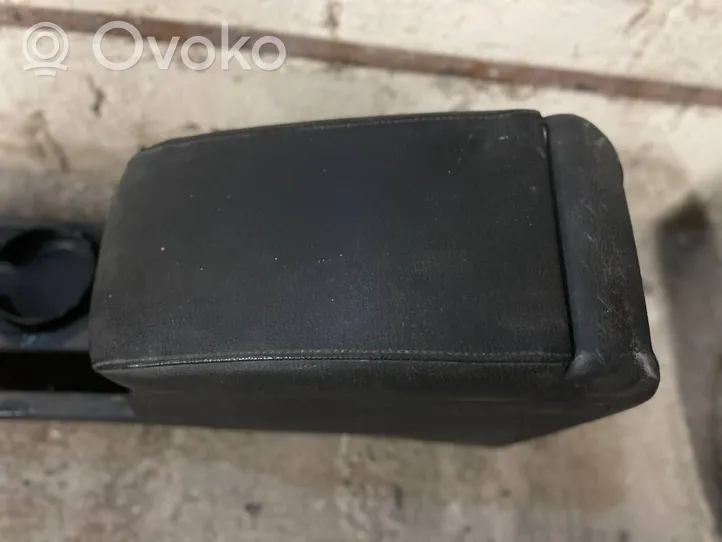 Volkswagen Jetta VI Armrest 