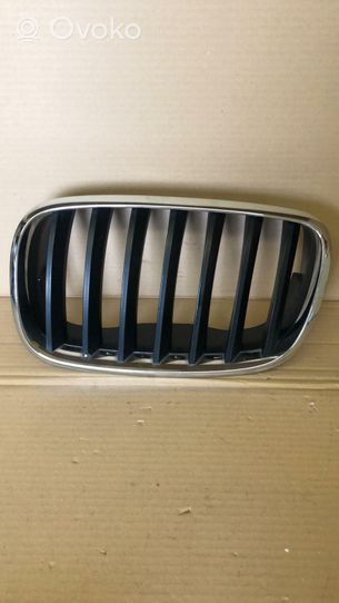 BMW X5 E70 Grille calandre supérieure de pare-chocs avant 51317185223