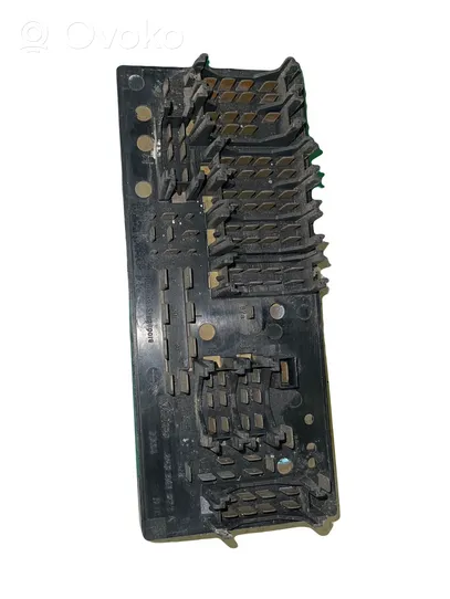 Volkswagen Golf II Fuse module 171941813D