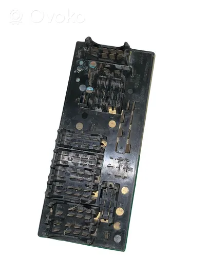 Audi 100 200 5000 C3 Module de fusibles 443941822A