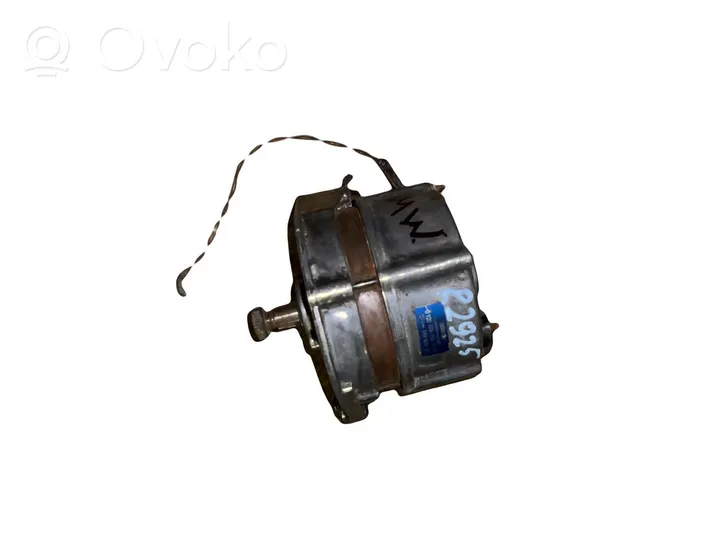 BMW 3 E30 Generatore/alternatore 0120489036