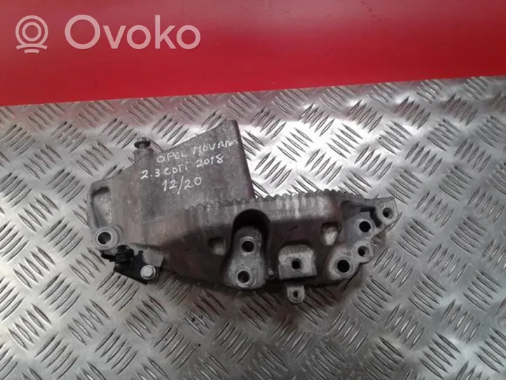 Opel Movano B Engine mount bracket 