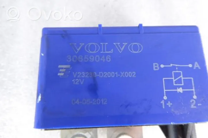 Volvo V40 Cross country Glow plug pre-heat relay 