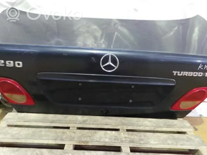 Mercedes-Benz E W210 Takaluukun/tavaratilan kansi 