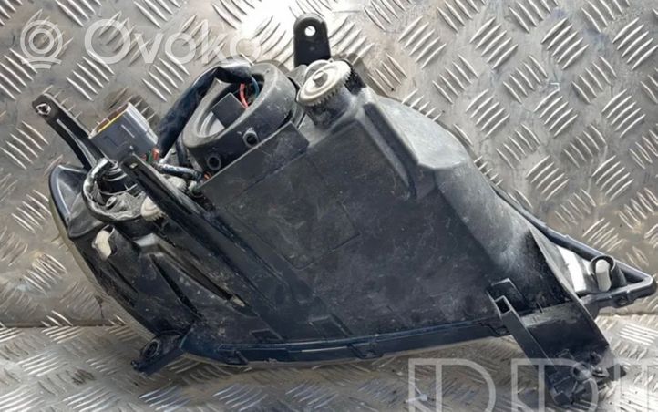 Mazda 2 Lampa przednia 3M7113W030AB