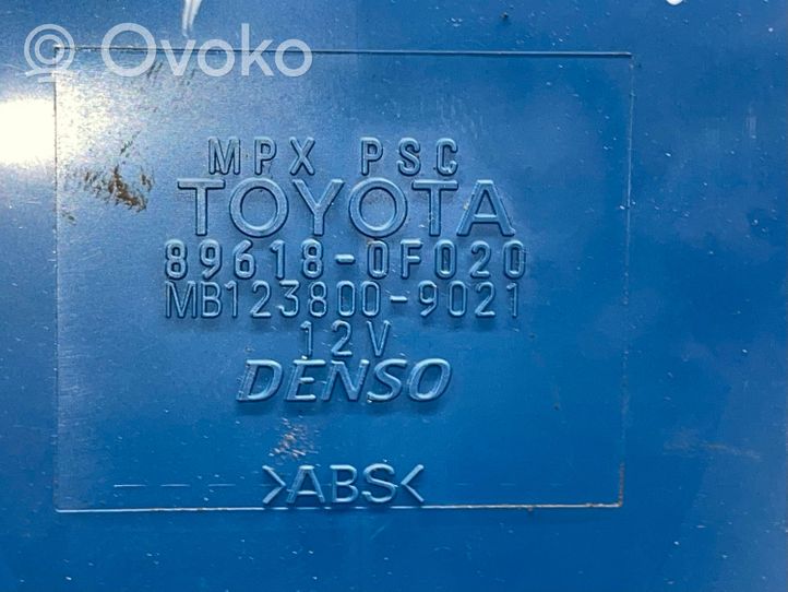 Toyota Corolla E120 E130 Sterownik / Moduł zapłonu 896180F020