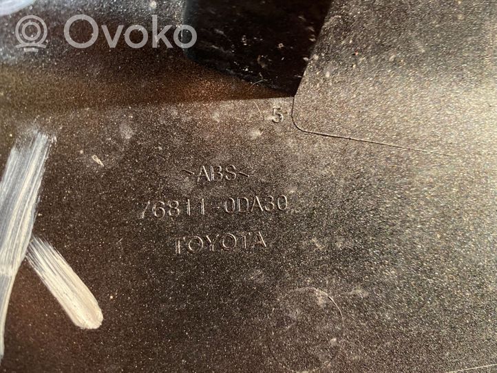 Toyota Yaris Garniture de hayon 768110DA30