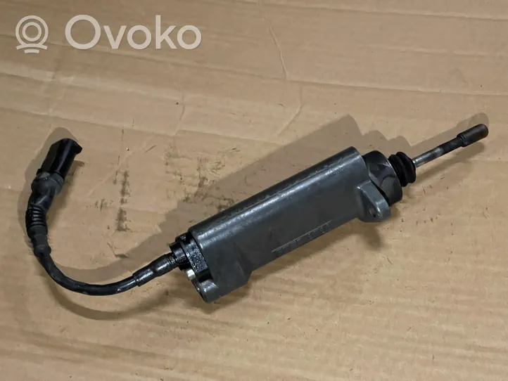 BMW M3 Główny cylinder sprzęgła 2229841