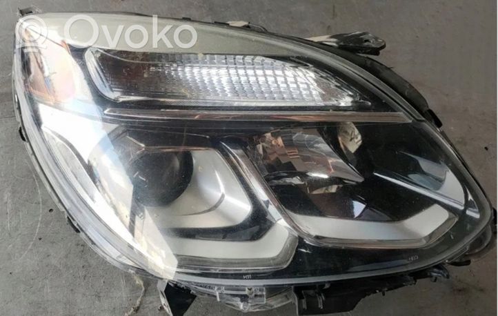 Chevrolet Equinox Lampa przednia 