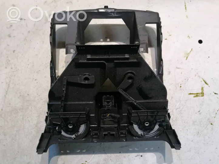 Volkswagen Jetta V Griglia di ventilazione centrale cruscotto 1K0819743A