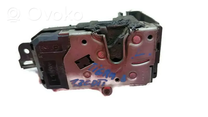 Opel Tigra B Front door lock 93162238