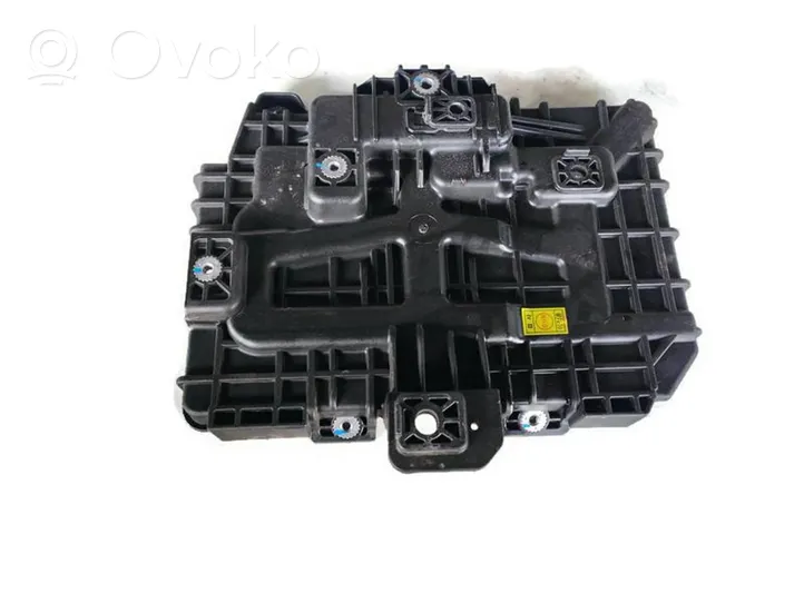 Hyundai i30 Support boîte de batterie 37150-S0000