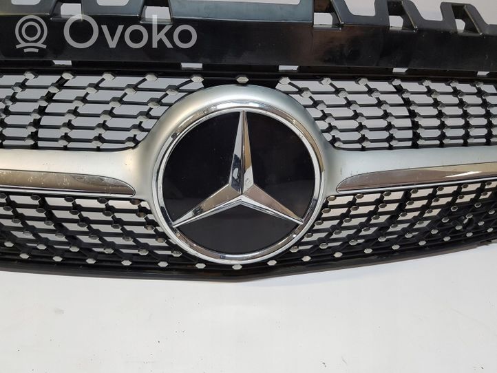 Mercedes-Benz B W247 Grille calandre supérieure de pare-chocs avant A2478882900