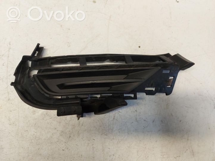 Volvo S90, V90 Etupuskurin alempi jäähdytinsäleikkö 31425077