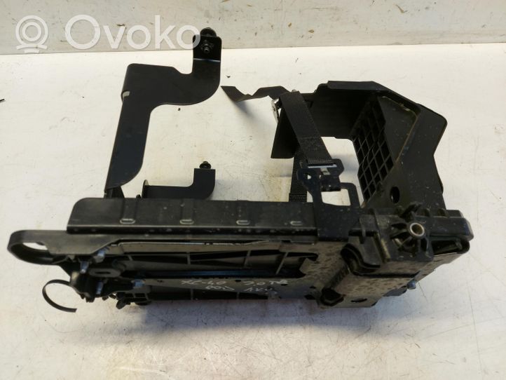 Volvo XC40 Vassoio scatola della batteria 32132921