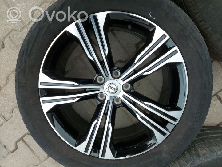 Volvo XC40 Felgi aluminiowe R16 31471556
