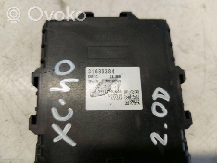 Volvo XC40 Pavarų dėžės valdymo blokas 31686384