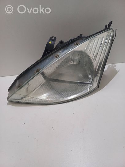 Ford Focus Lampa przednia 0374D