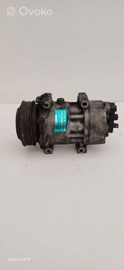 Renault Clio II Compressore aria condizionata (A/C) (pompa) 7700111289