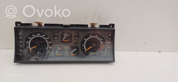 Renault Espace I Compteur de vitesse tableau de bord 19351698