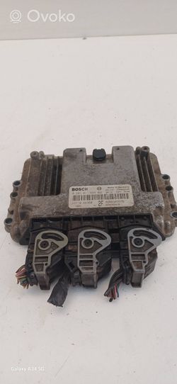 Nissan Primera Calculateur moteur ECU 0281011644