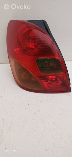 Toyota Corolla Verso E121 Lampa tylna 1827