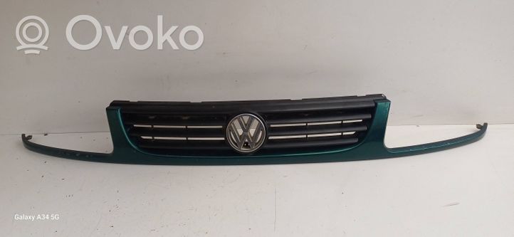 Volkswagen Polo III 6N 6N2 6NF Etupuskurin ylempi jäähdytinsäleikkö 6N0853661C